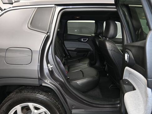 Used 2024 Jeep Compass Latitude AWD/4WD image 24