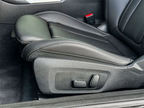 Certified 2025 BMW 230i Coupe image 12