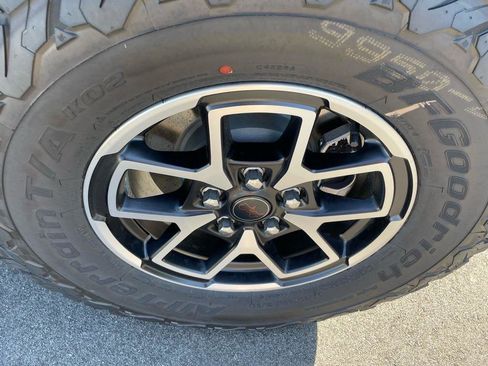 New 2025 Jeep Wrangler Rubicon image 33