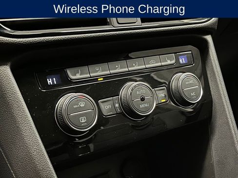 Used 2023 Volkswagen Taos SEL image 11