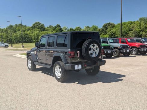 Used 2019 Jeep Wrangler Unlimited Sport S AWD/4WD image 3