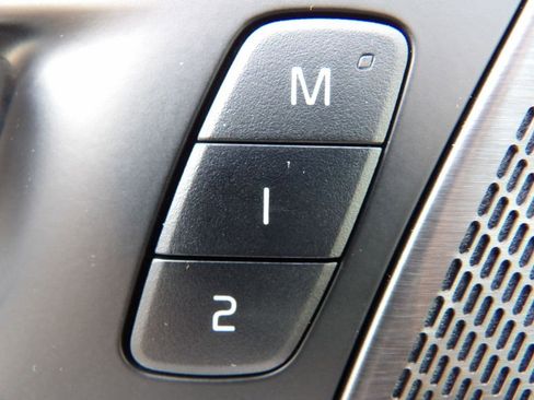 New 2026 Volvo XC60 B5 Ultra w/ Protection Package Premier image 11