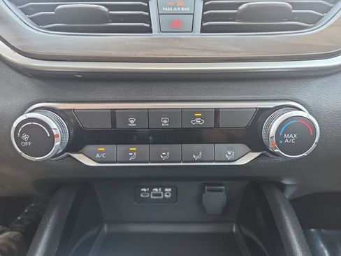 Used 2024 Nissan Altima 2.5 SV FWD image 25
