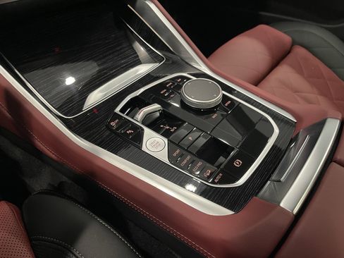 Used 2025 BMW X6 xDrive40i w/ Climate Comfort Package image 19