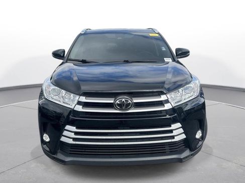 Used 2018 Toyota Highlander XLE FWD image 3