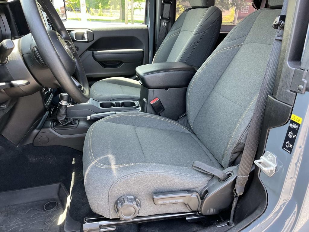 Used 2025 Jeep Wrangler Sport AWD/4WD image 22