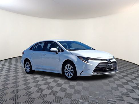Used 2024 Toyota Corolla LE FWD image 5