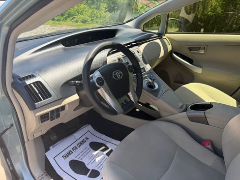 Used 2013 Toyota Prius Two FWD image 15