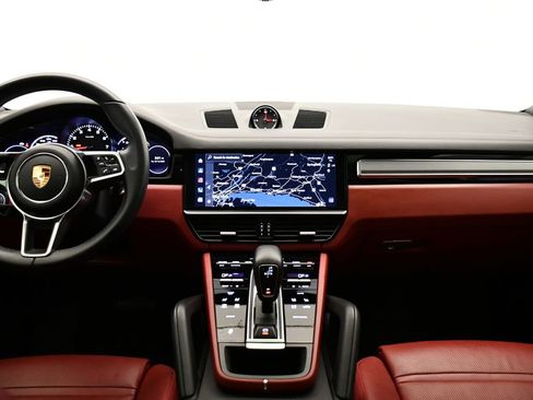 Used 2023 Porsche Cayenne image 22