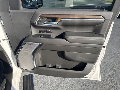 Used 2024 Chevrolet Silverado 1500 High Country image 40