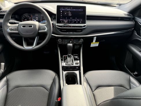 New 2026 Jeep Compass Latitude AWD/4WD image 10