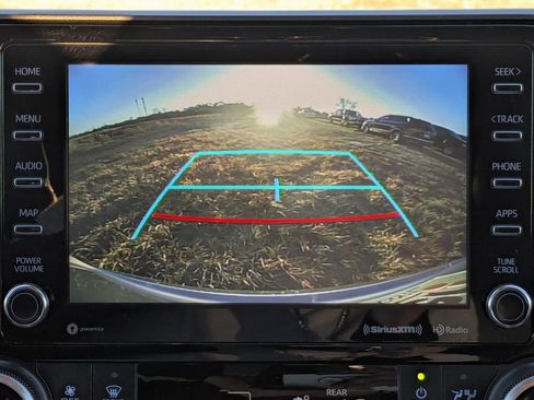 Used 2020 Toyota Highlander XLE image 26