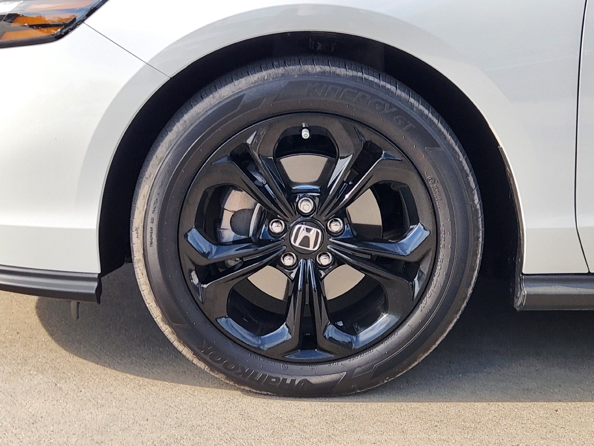 Used 2025 Honda Accord SE image 12