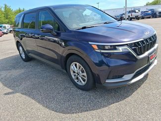 Used 2023 Kia Carnival LX video 1
