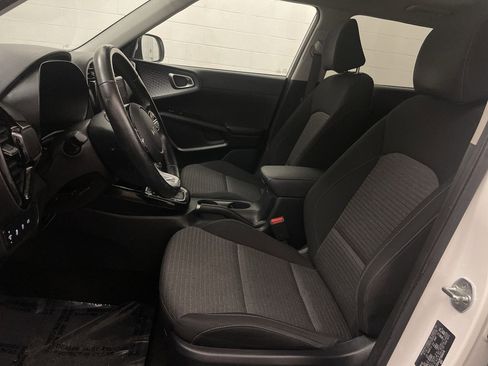 Used 2023 Kia Soul EX image 14