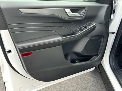 New 2025 Ford Escape SE w/ Class II Trailer Tow Package image 42