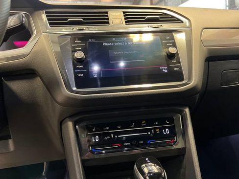 Certified 2023 Volkswagen Tiguan SE R-Line AWD/4WD image 24