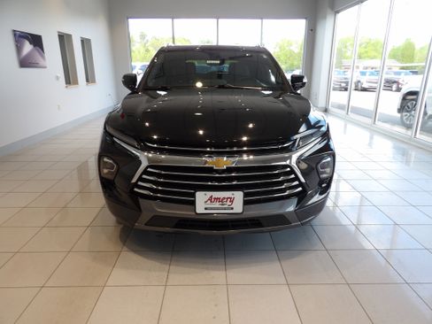 Used 2023 Chevrolet Blazer Premier w/ Driver Confidence II Package AWD/4WD image 2