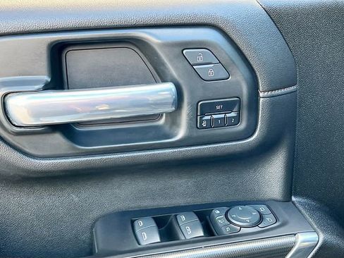 Used 2022 GMC Sierra 2500 AT4 w/ AT4 Preferred Package image 9