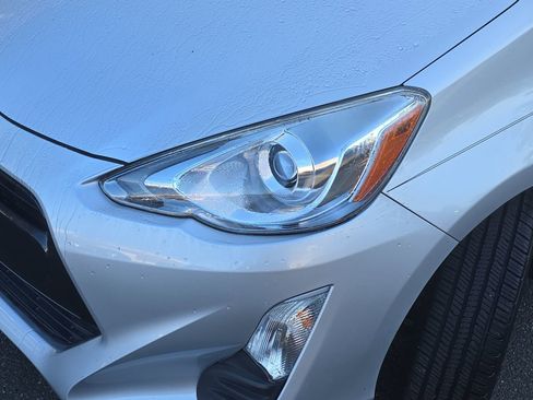 Used 2016 Toyota Prius C Four image 28