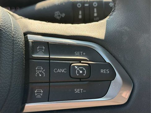 Used 2023 Jeep Compass High Altitude AWD/4WD image 10