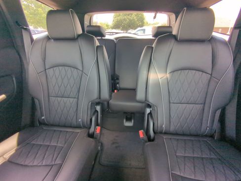 Used 2024 Buick Enclave Avenir w/ Avenir Technology Package FWD image 22