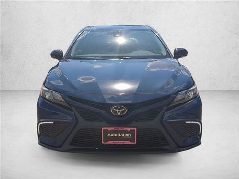 Used 2023 Toyota Camry SE FWD image 2