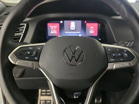 Used 2025 Volkswagen Atlas Cross Sport SEL Premium R-Line AWD/4WD image 31