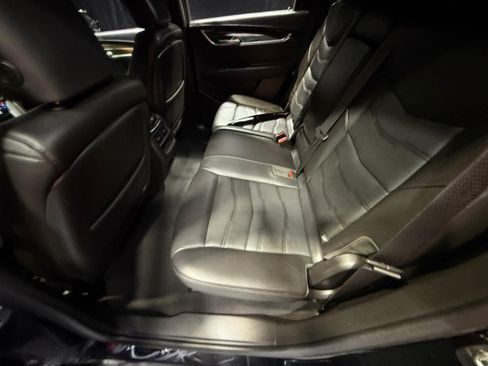 Used 2019 Cadillac XT5 Platinum AWD/4WD image 17