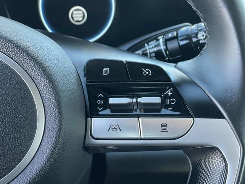 Certified 2023 Hyundai Elantra Limited image 9