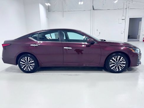 Used 2023 Nissan Altima 2.5 SV FWD image 6