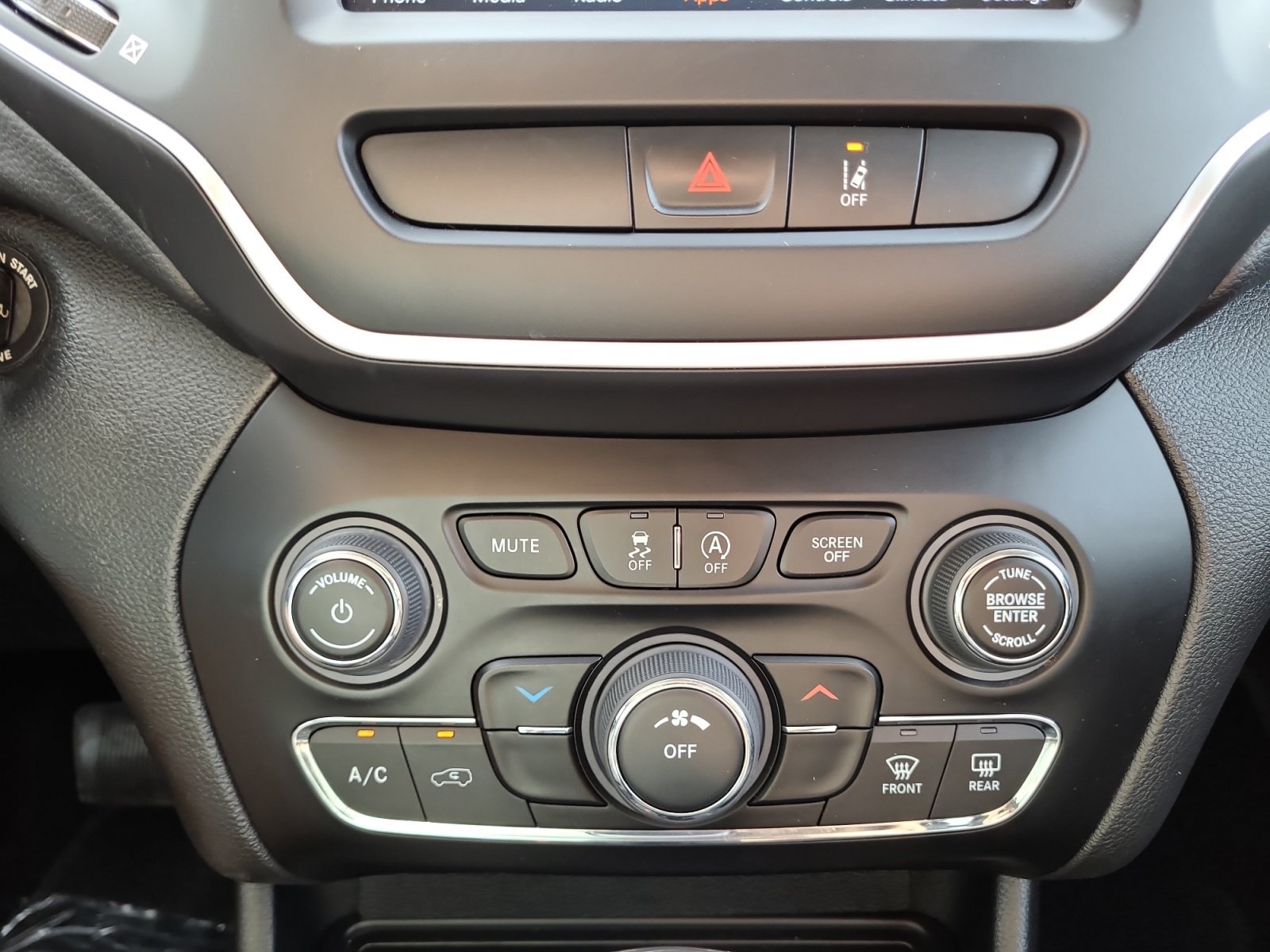 Used 2022 Jeep Cherokee Latitude w/ Sun & Sound Group AWD/4WD image 24