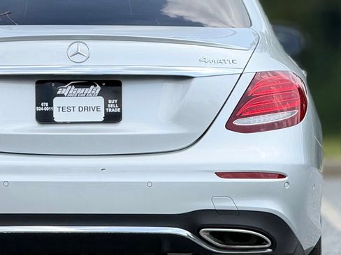 Used 2019 Mercedes-Benz E 300 4MATIC image 17