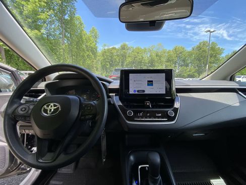 Used 2024 Toyota Corolla LE FWD image 21