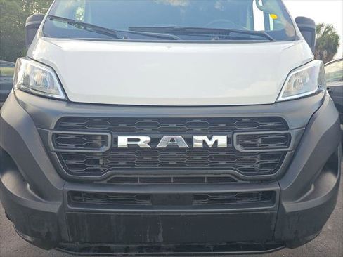 Used 2025 RAM ProMaster 2500 w/ Convenience Group FWD image 3
