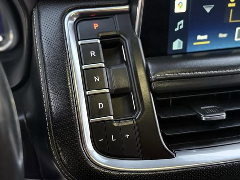 Used 2022 Chevrolet Suburban Premier w/ Premium Package image 45