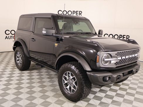 Used 2023 Ford Bronco Badlands AWD/4WD image 1
