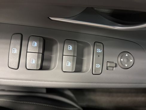 Used 2025 Hyundai Elantra SEL image 25