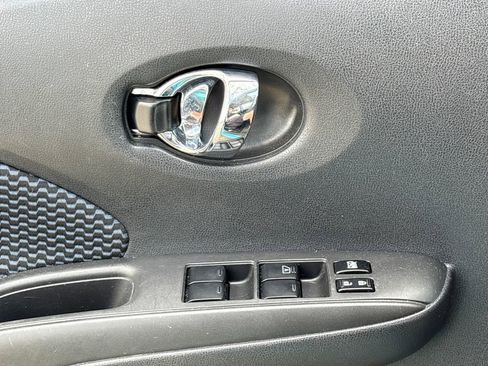 Used 2015 Nissan Versa Note SV FWD image 16