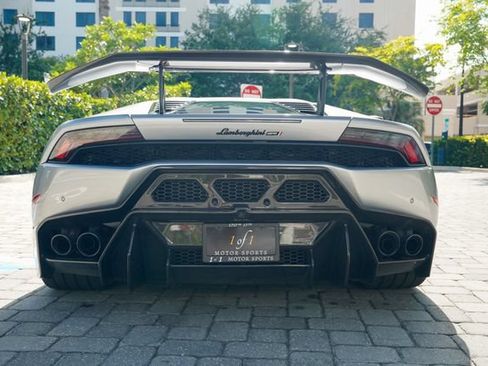 Used 2015 Lamborghini Huracan LP 610-4 AWD/4WD image 25