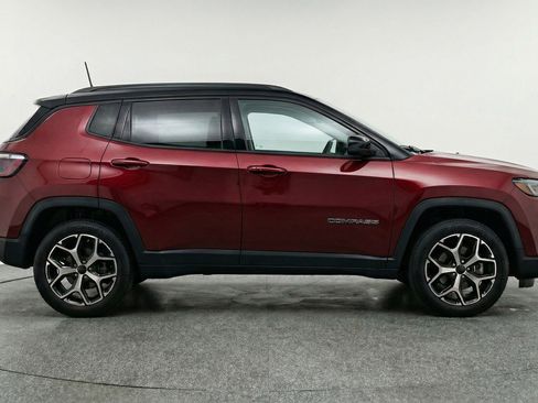 Used 2025 Jeep Compass Limited AWD/4WD image 11