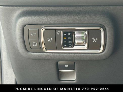 New 2025 Lincoln Nautilus Premier w/ Equipment Group 102A image 31