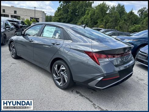 New 2026 Hyundai Elantra Limited FWD image 5