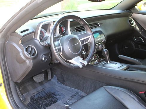 Used 2010 Chevrolet Camaro SS w/ RS Package RWD image 7