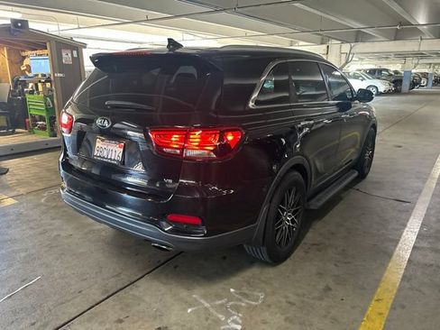 Used 2019 Kia Sorento FWD V6 w/ LX V6 Convenience Package image 3
