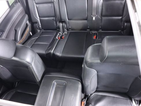Used 2019 Chevrolet Suburban LT AWD/4WD image 25