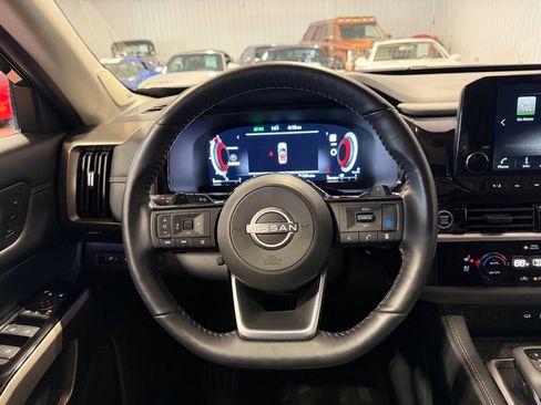 Used 2024 Nissan Pathfinder Platinum w/ Cargo Package image 26