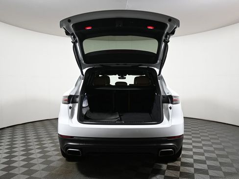 Used 2022 Porsche Cayenne Platinum Edition AWD/4WD image 43