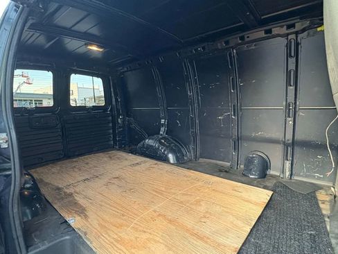 Used 2013 Chevrolet Express 1500 w/ Power Package image 17