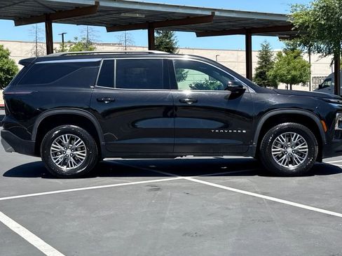 Used 2025 Chevrolet Traverse LT FWD image 10